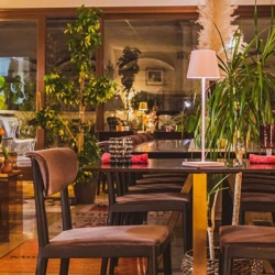 Foto 1: Eliseo Restaurant