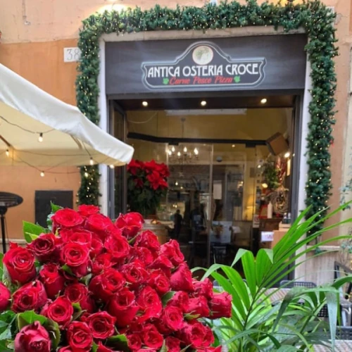 Festeggia il Capodanno con Eleganza all'Antica Osteria Croce in Piazza di Spagna a Roma